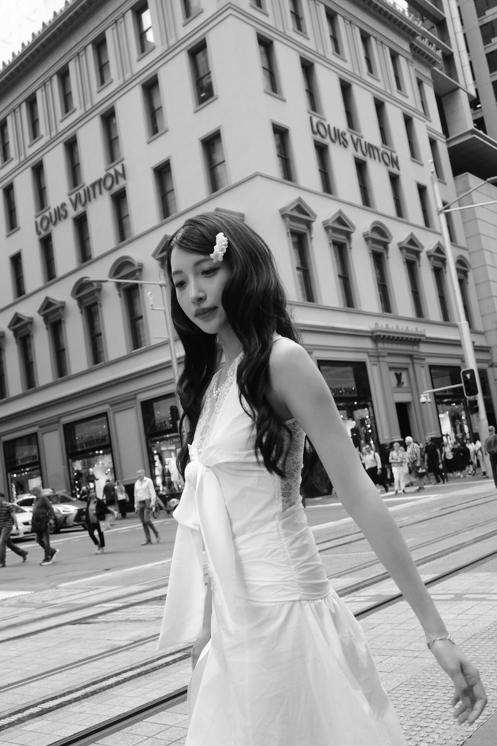 TwoInOne_悉尼婚纱照_悉尼婚纱摄影_CityWalk_FeifeiDelon_10.jpg